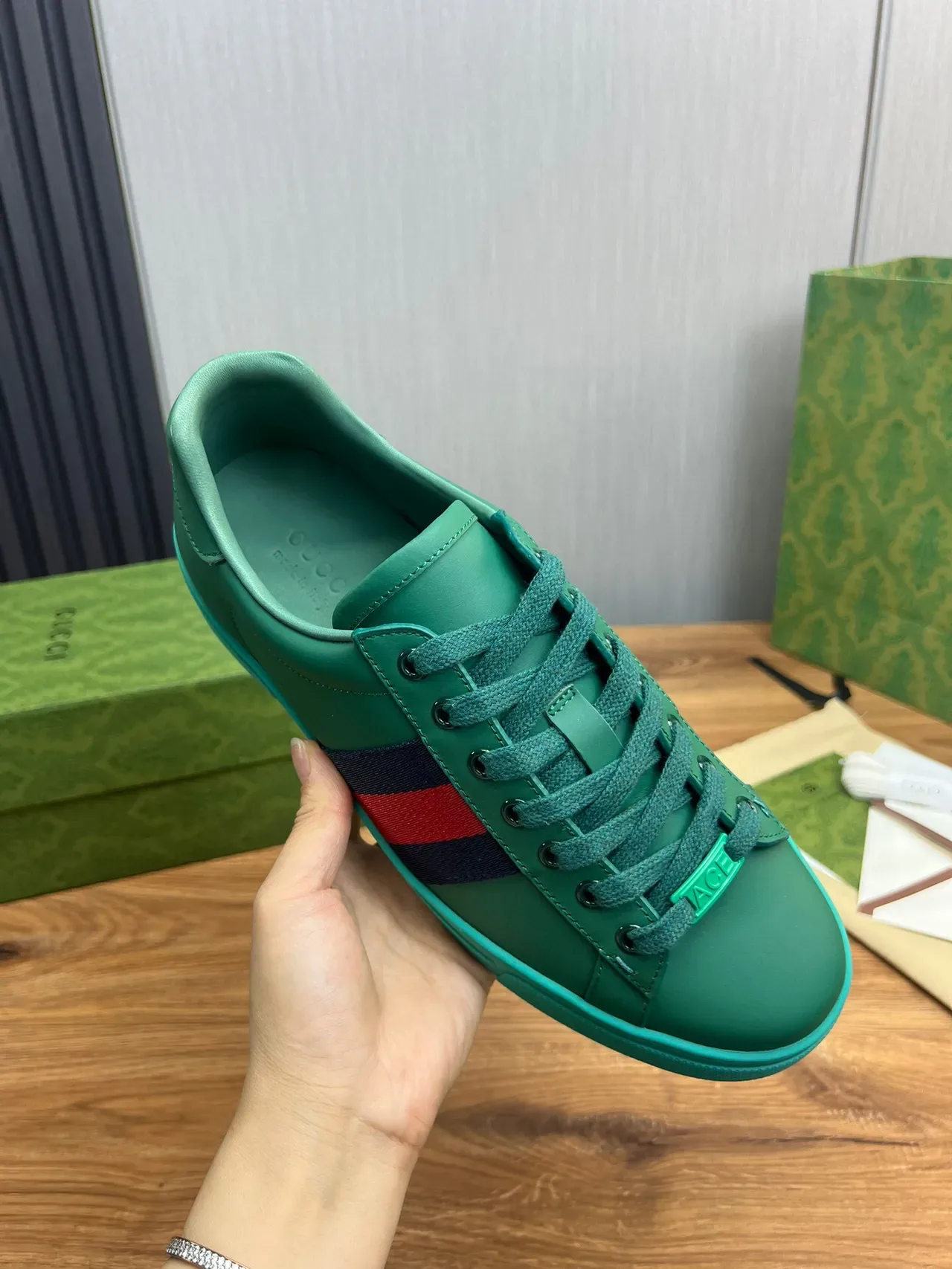 Gucci Ace Tênis lifestyle verde e turquesa com listras web 4
