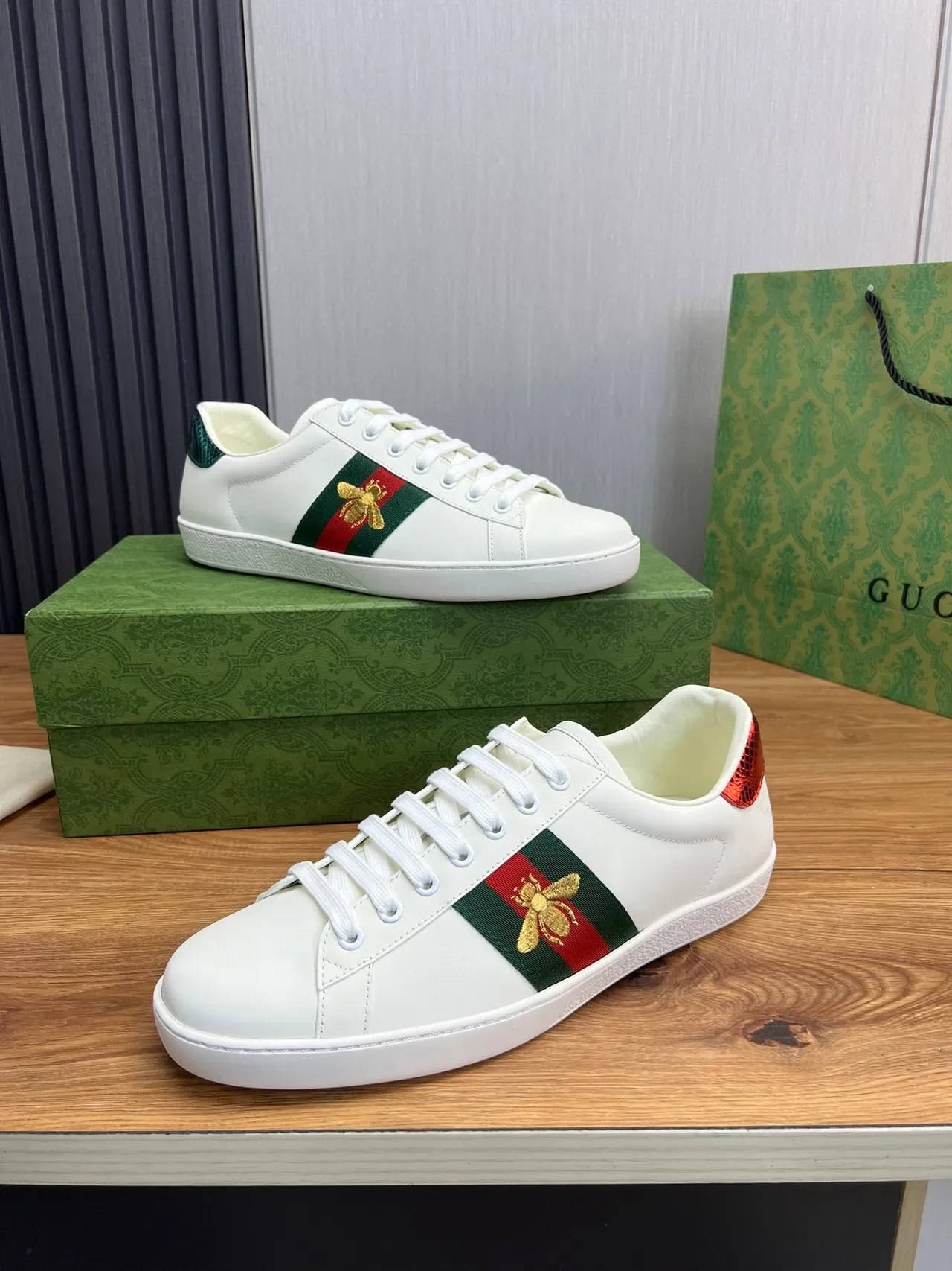 Gucci Ace White Red Green Web Stripe Bee Embroidery Lifestyle Sneakers 4