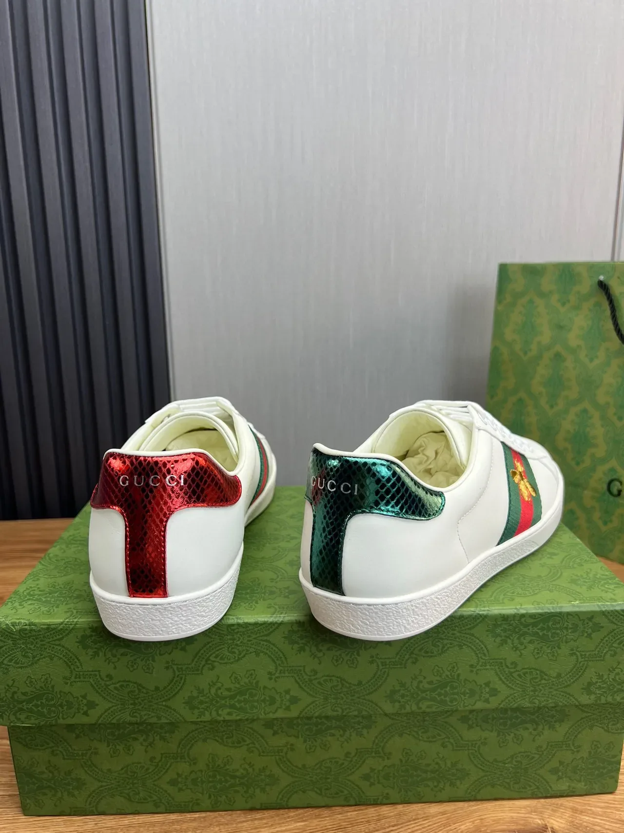 Gucci Ace White Red Green Web Stripe Bee Embroidery Lifestyle Sneakers 5