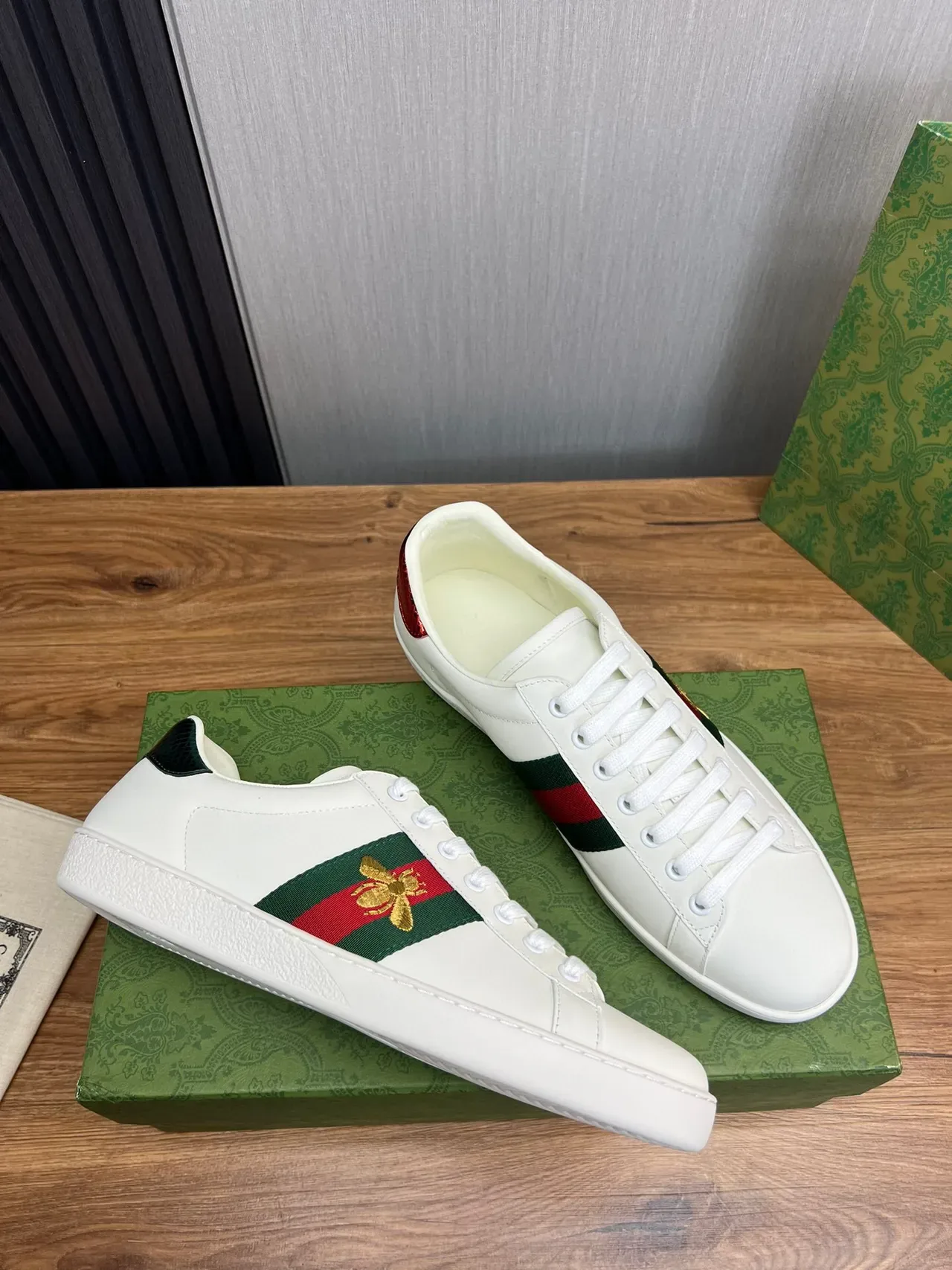 Gucci Ace White Red Green Web Stripe Bee Embroidery Lifestyle Sneakers 6