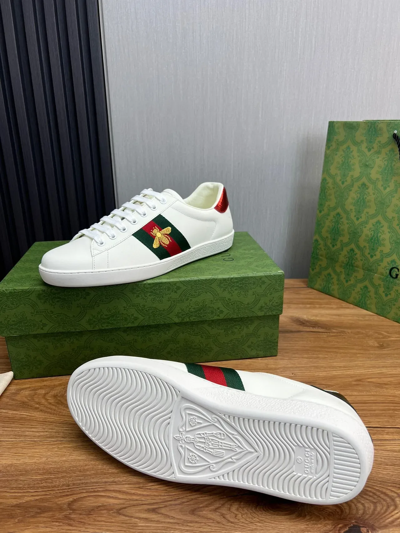 Gucci Ace White Red Green Web Stripe Bee Embroidery Lifestyle Sneakers 9