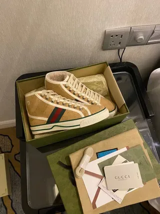Gucci بيج أخضر GG Monogram كانفاس تفاصيل الشرائط الشبكية حذاء رياضي أسلوب حياة 3