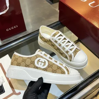 Gucci 米白拼色 Monogram Canvas Interlocking G Logo Patch 生活方式运动鞋