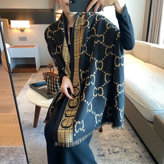 Gucci negro beige interlocking GG monograma plaid border cachemira bufanda 6