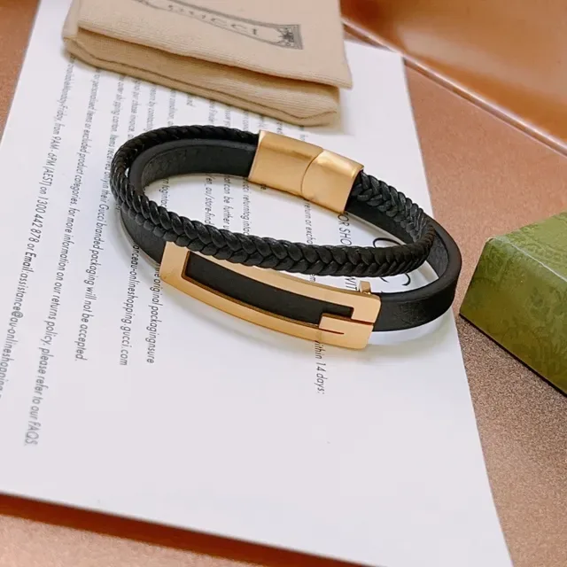 Bracelete Gucci Couro Trançado Preto Placa Tom Dourado 4