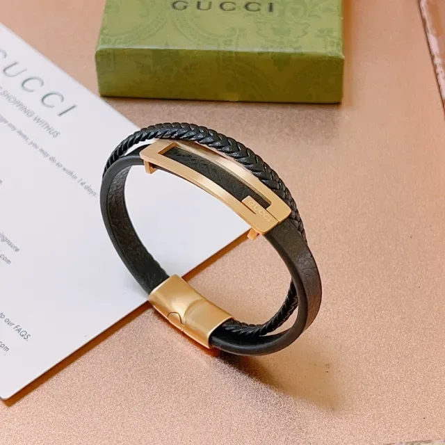 Bracelete Gucci Couro Trançado Preto Placa Tom Dourado 6