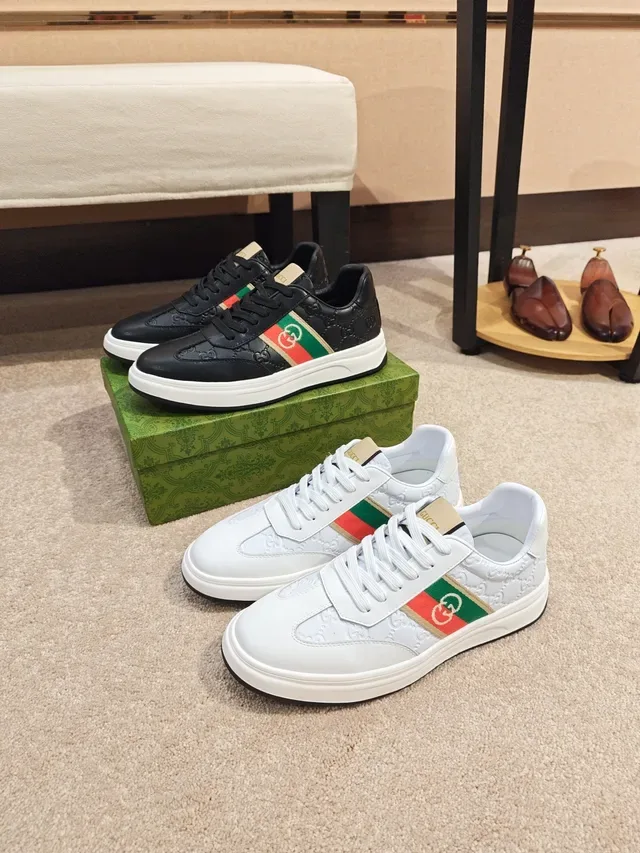 Gucci Zapatillas Lifestyle Negro Verde Embossed GG Cuero Rayas Web Acento 2