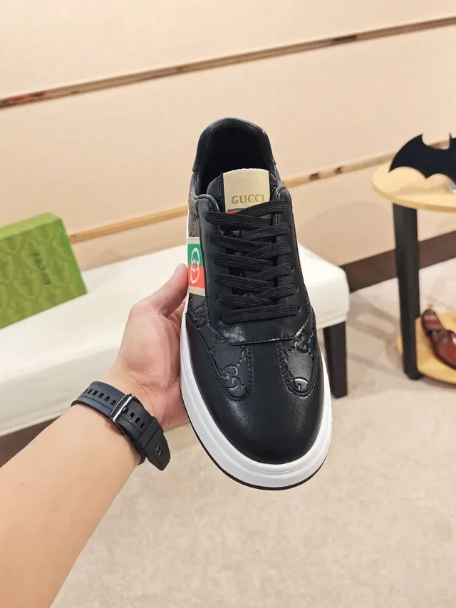 Gucci Zapatillas Lifestyle Negro Verde Embossed GG Cuero Rayas Web Acento 6