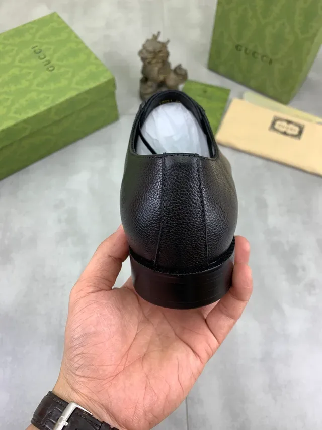 Gucci Black Pebbled Leather Cap-Toe Oxford Shoes 3