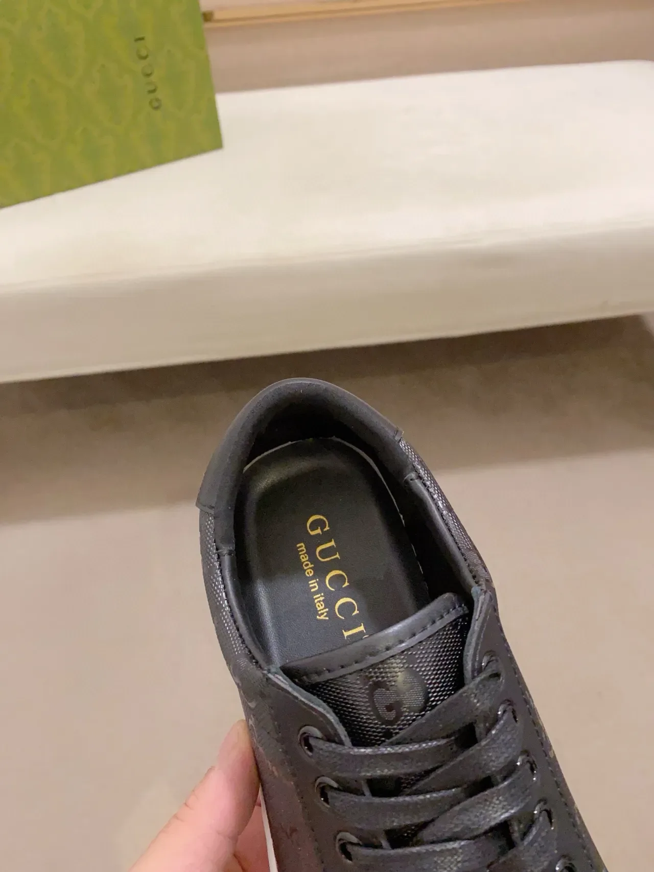 Gucci Sneakers Lifestyle Noir et Blanc avec Monogram Imprimé en Cuir et Maille 3