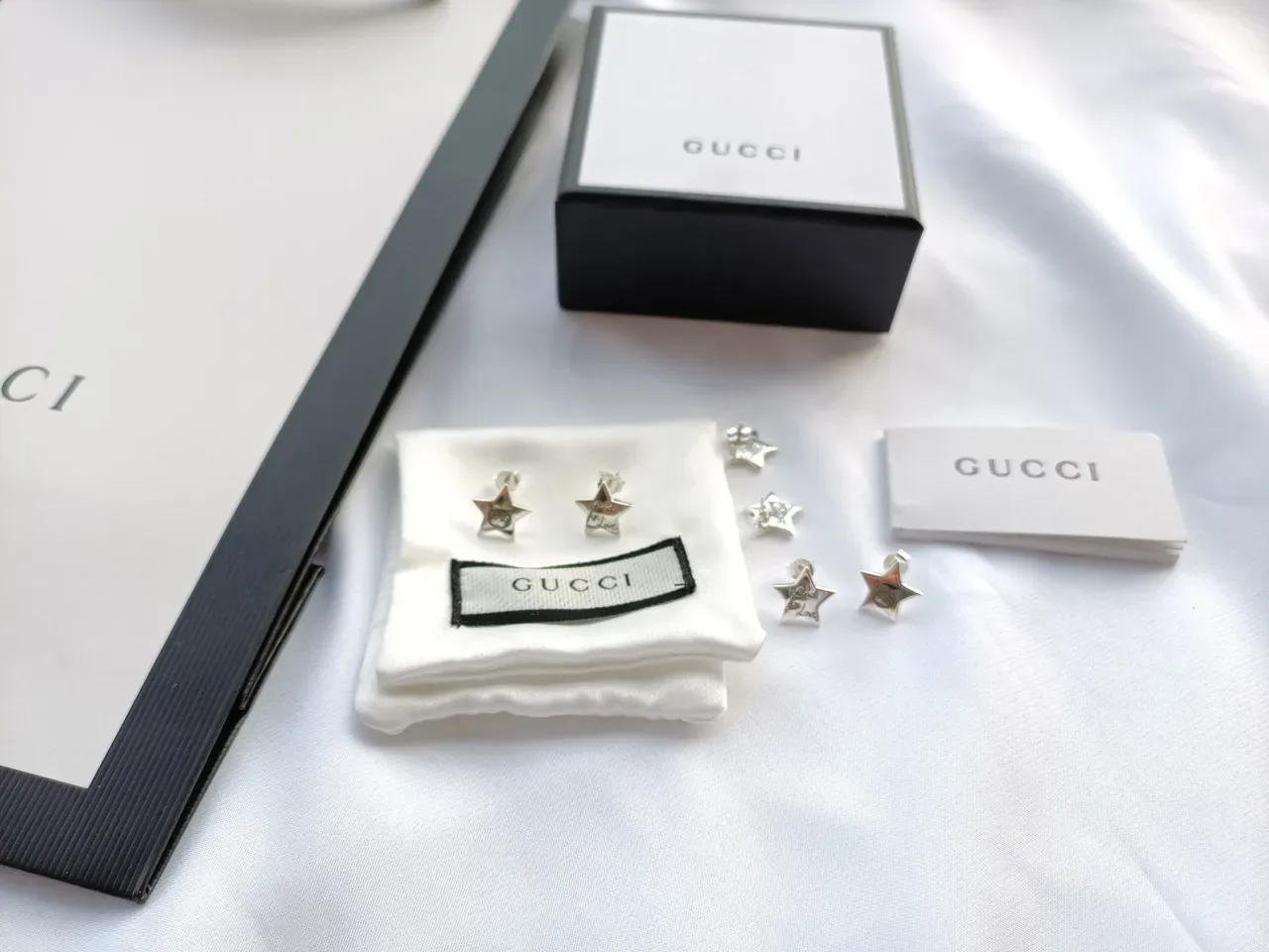 Gucci Blind for Love Star Engraved Cat Motif Silver Earrings 5