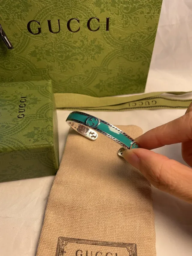 Gucci Pulseira Motivo Olho Gravado Dourado 4