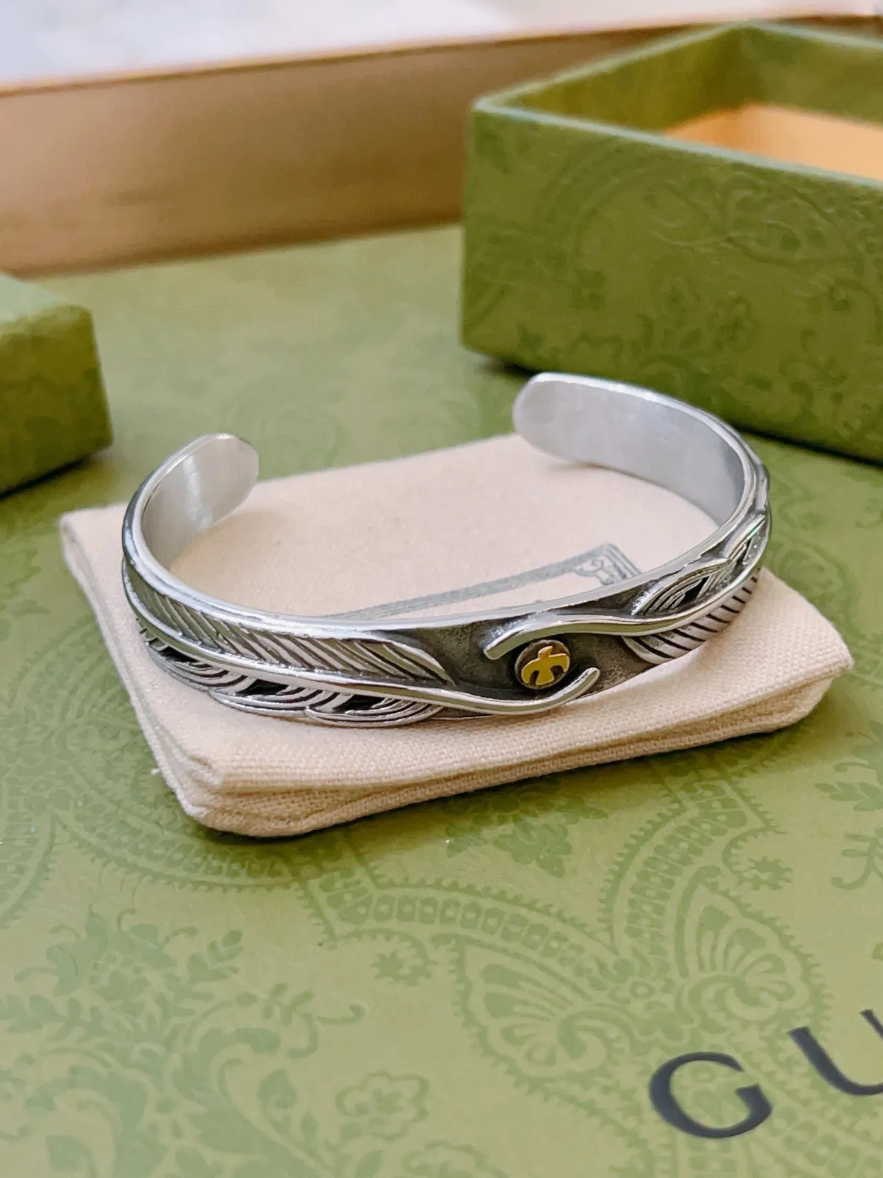 Gucci Feather Motif Open Cuff Bracelet 3