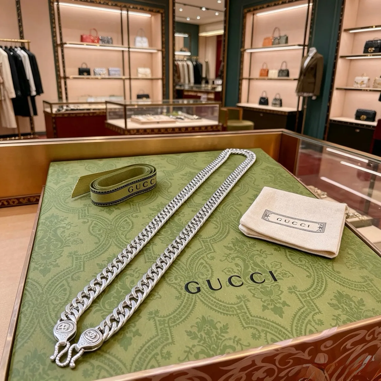 Gucci GG Marmont Collar Cadena Plata Pesada Cadena Curb-Link Pulida Collar 9