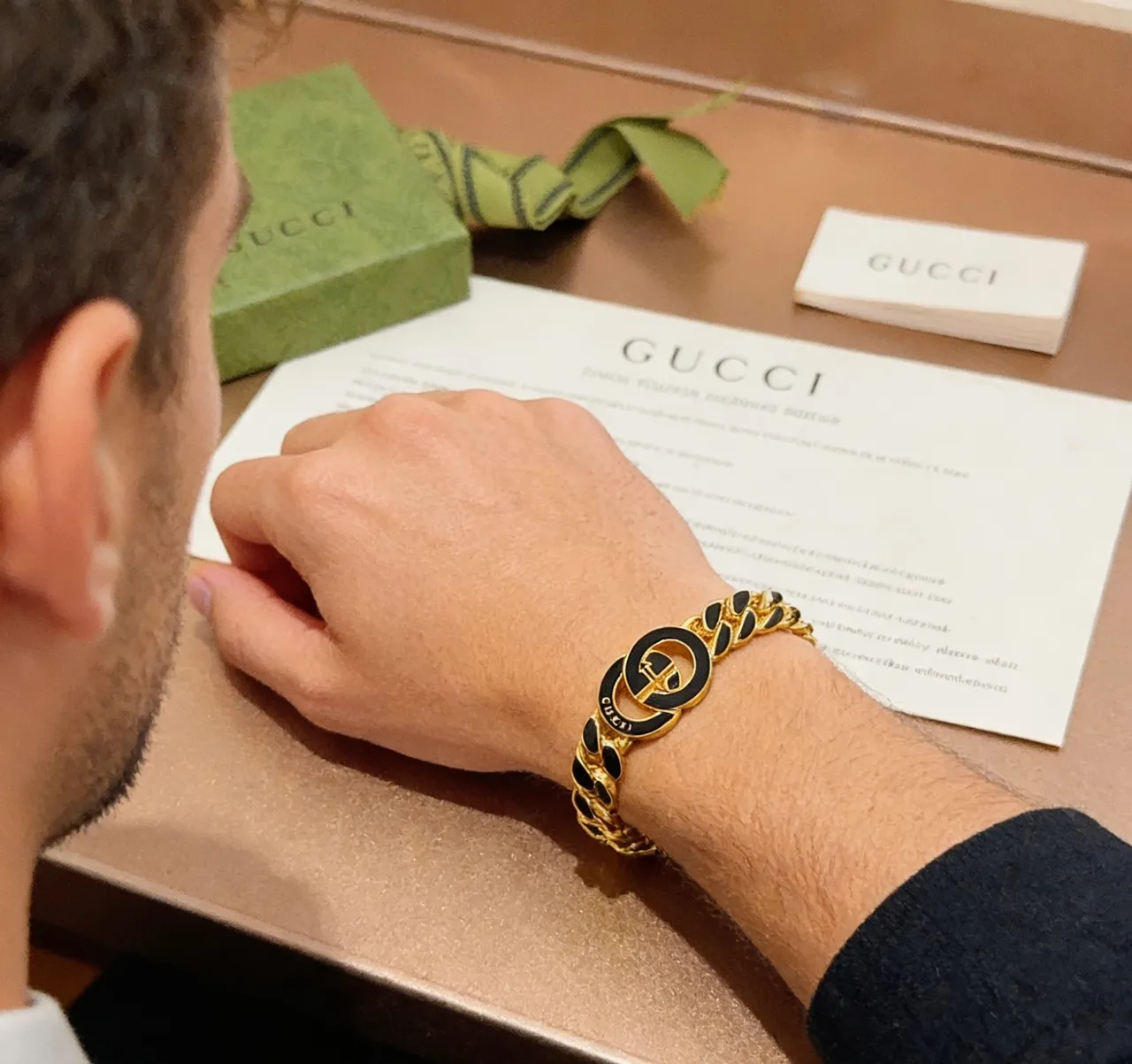 Gucci GG Marmont سوار بلون ذهبي وأسود مينا سلسلة كرب 8