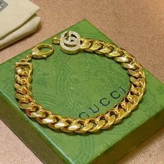 Gucci GG Marmont لون ذهبي Pavé كريستال سوار Curb-Link