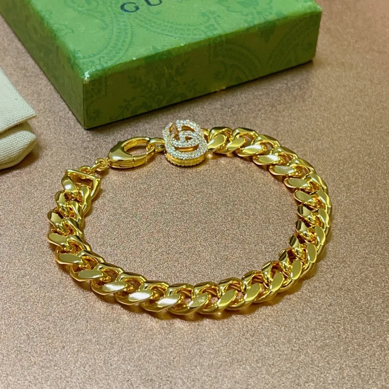 Gucci GG Marmont সোনালি Pavé ক্রিস্টাল Curb-Link ব্রেসলেট 9