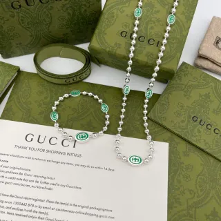 Gucci GG Marmont সবুজ রূপালী বীড় চেইন এনামেল মোটিফ নেকলেস