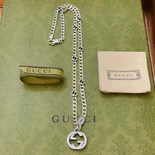 Gucci GG Marmont Interlocking G Colar com pingente de cristal