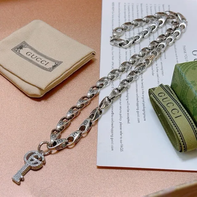Gucci GG Marmont Interlocking G-Link Crystal Key Necklace 7