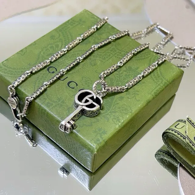 Gucci GG Marmont Collier Pendentif Clé Argenté 2