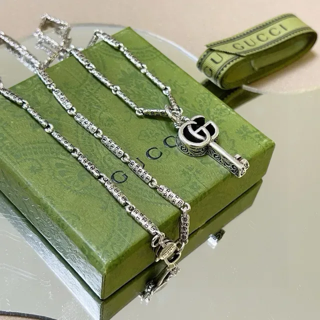 Gucci GG Marmont Collier Pendentif Clé Argenté 5