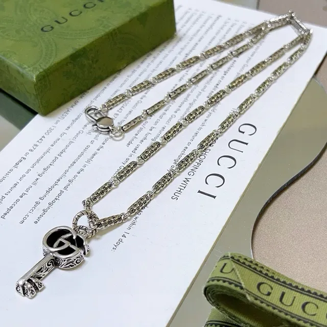 Gucci GG Marmont Collier Pendentif Clé Argenté 7