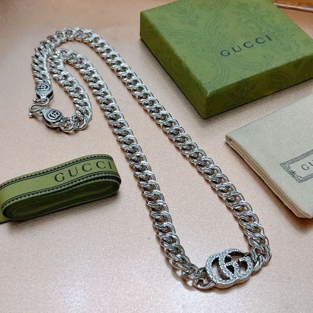 Gucci GG Marmont Pavé Interlocking GG Curb-Link Necklace 4