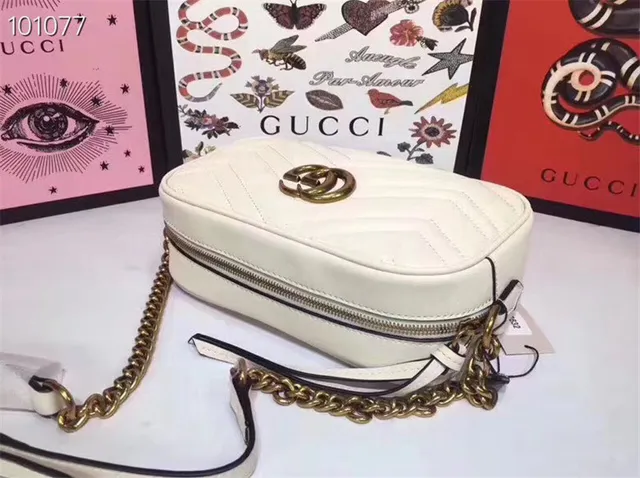 Gucci GG Marmont 绗缝 Chevron 尘粉色链条包 19