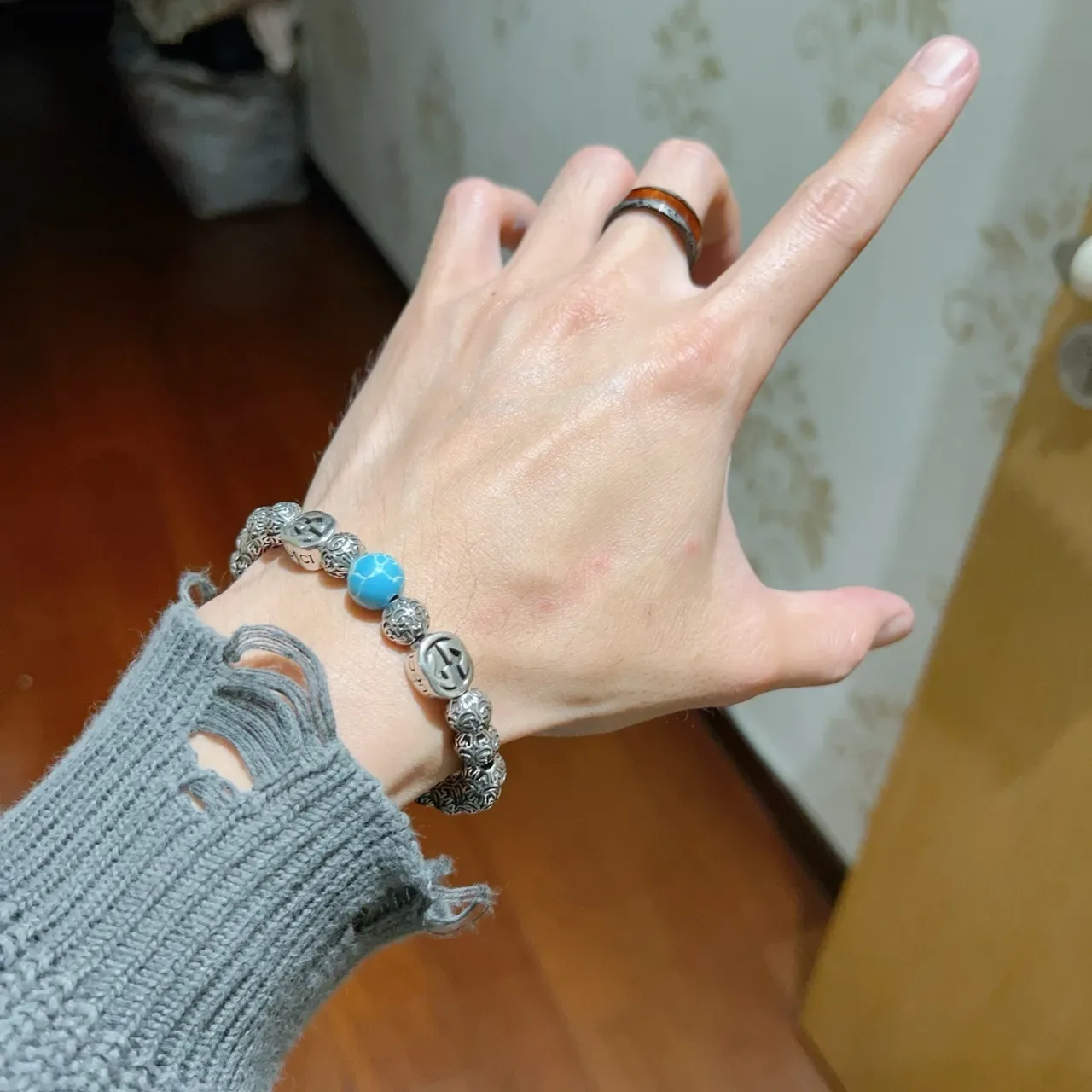 Gucci GG Marmont Pulseira de Metal Filigrana Beadada Prata Azul 5