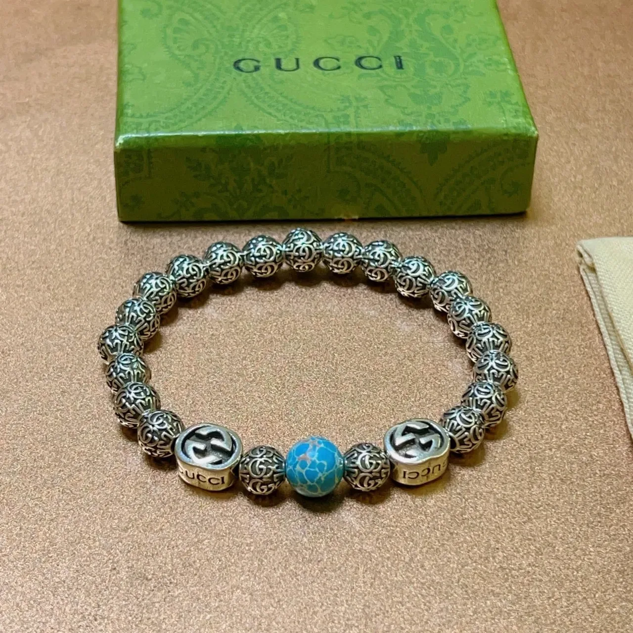 Gucci GG Marmont Pulseira de Metal Filigrana Beadada Prata Azul 7