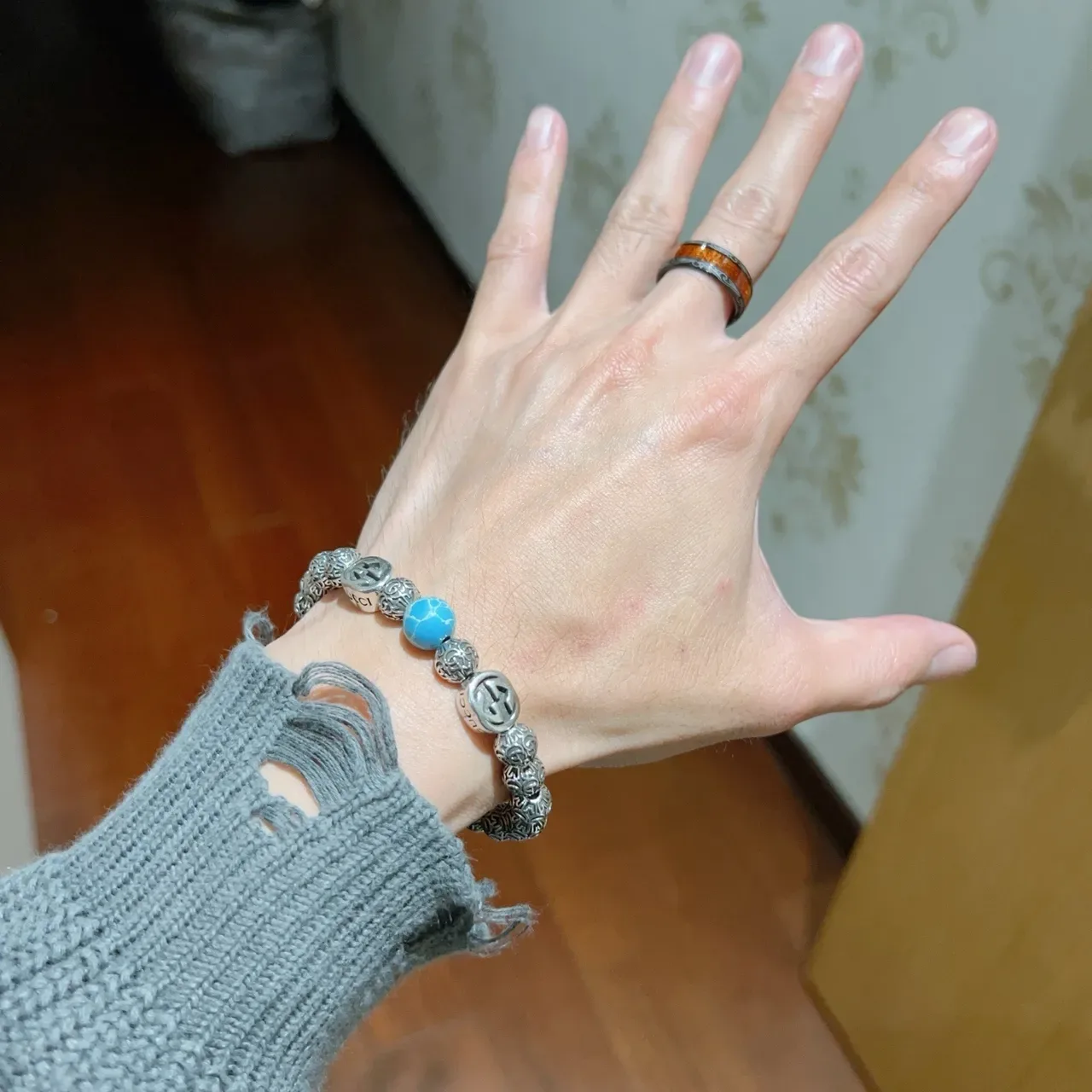 Gucci GG Marmont Pulseira de Metal Filigrana Beadada Prata Azul 8