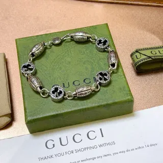 Pulsera Gucci GG Motif Grabada en tono plata