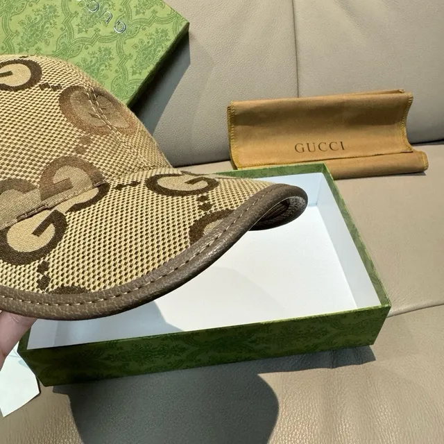 Gucci GG Supreme بيج أسود مونوغرام ستة بانيل بناء كاب بيسبول 4