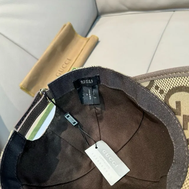Gucci GG Supreme بيج أسود مونوغرام ستة بانيل بناء كاب بيسبول 8
