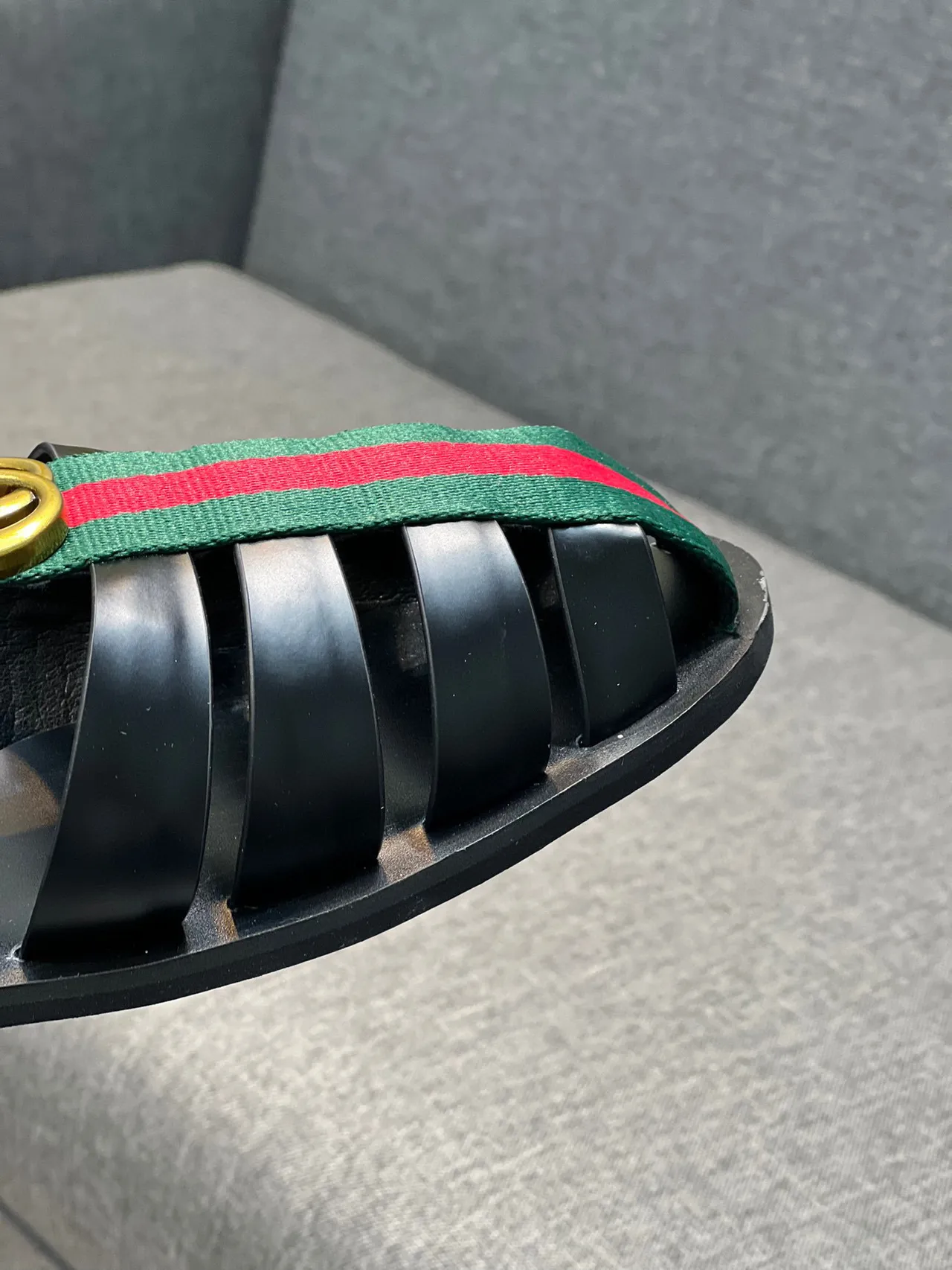 Gucci صندل جلادياتور أسود أخضر حزام مسطح صندل جلادياتور 3
