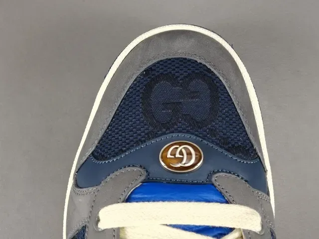 Gucci Gris y Azul Marino Low-Top Mixed-Material Upper Lifestyle Sneakers 10