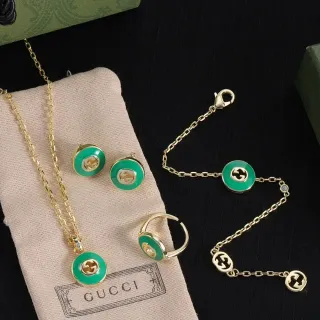Gucci সবুজ সোনালী বৃত্তাকার এনামেল পেন্ডেন্ট Interlocking G Logo নেকলেস