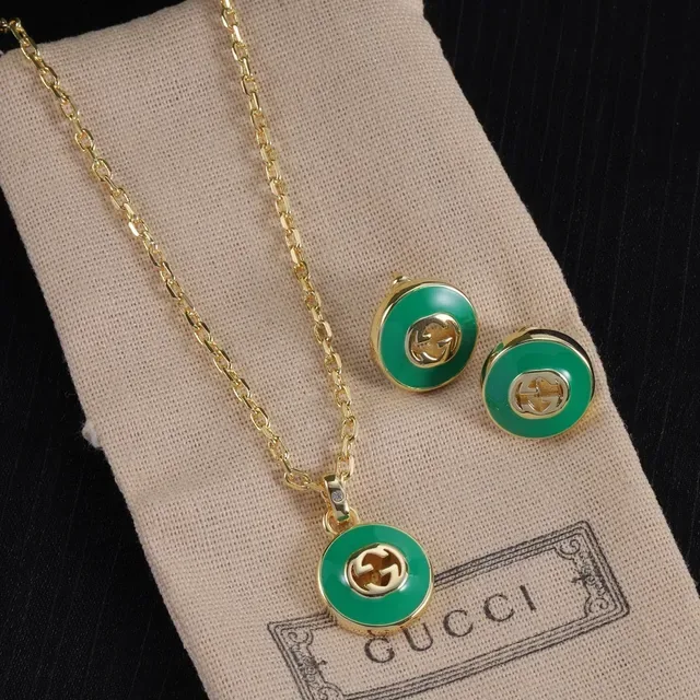 Gucci हरी सोने की वृत्ताकार इनेमेल पेंडेंट Interlocking G Logo नेकलेस 2