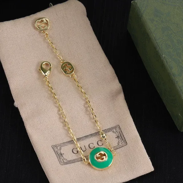 Gucci हरी सोने की वृत्ताकार इनेमेल पेंडेंट Interlocking G Logo नेकलेस 5