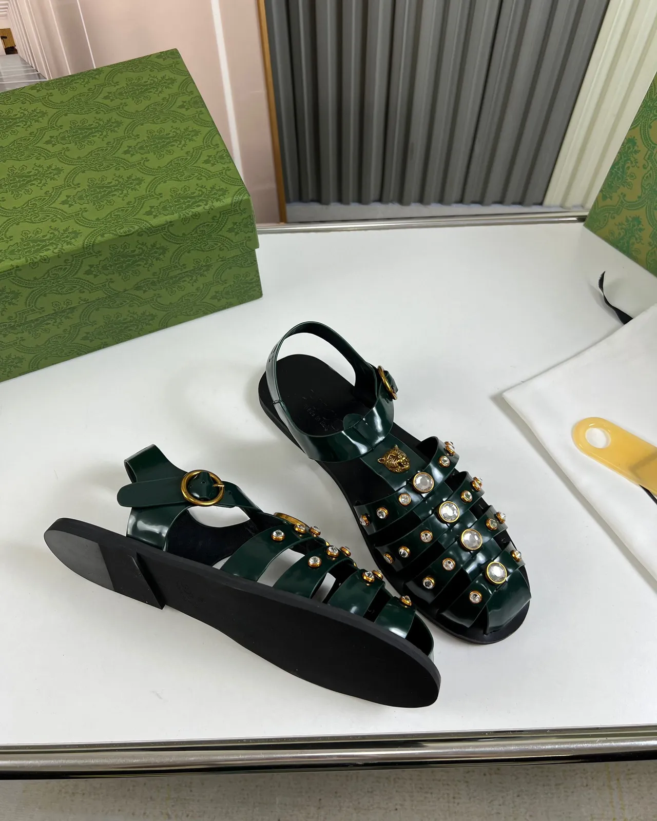 Gucci Sandales Gladiator Vert Or Multi-Strap Cristal Studded 5