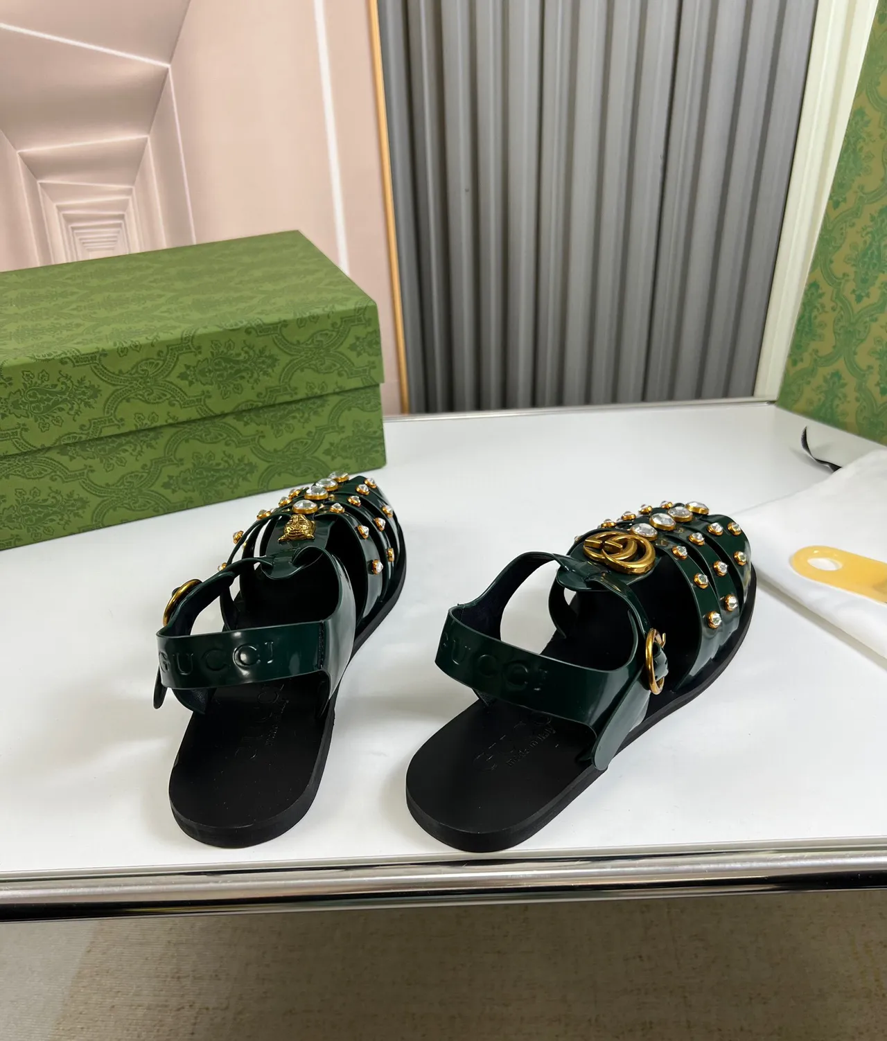 Gucci Sandales Gladiator Vert Or Multi-Strap Cristal Studded 6