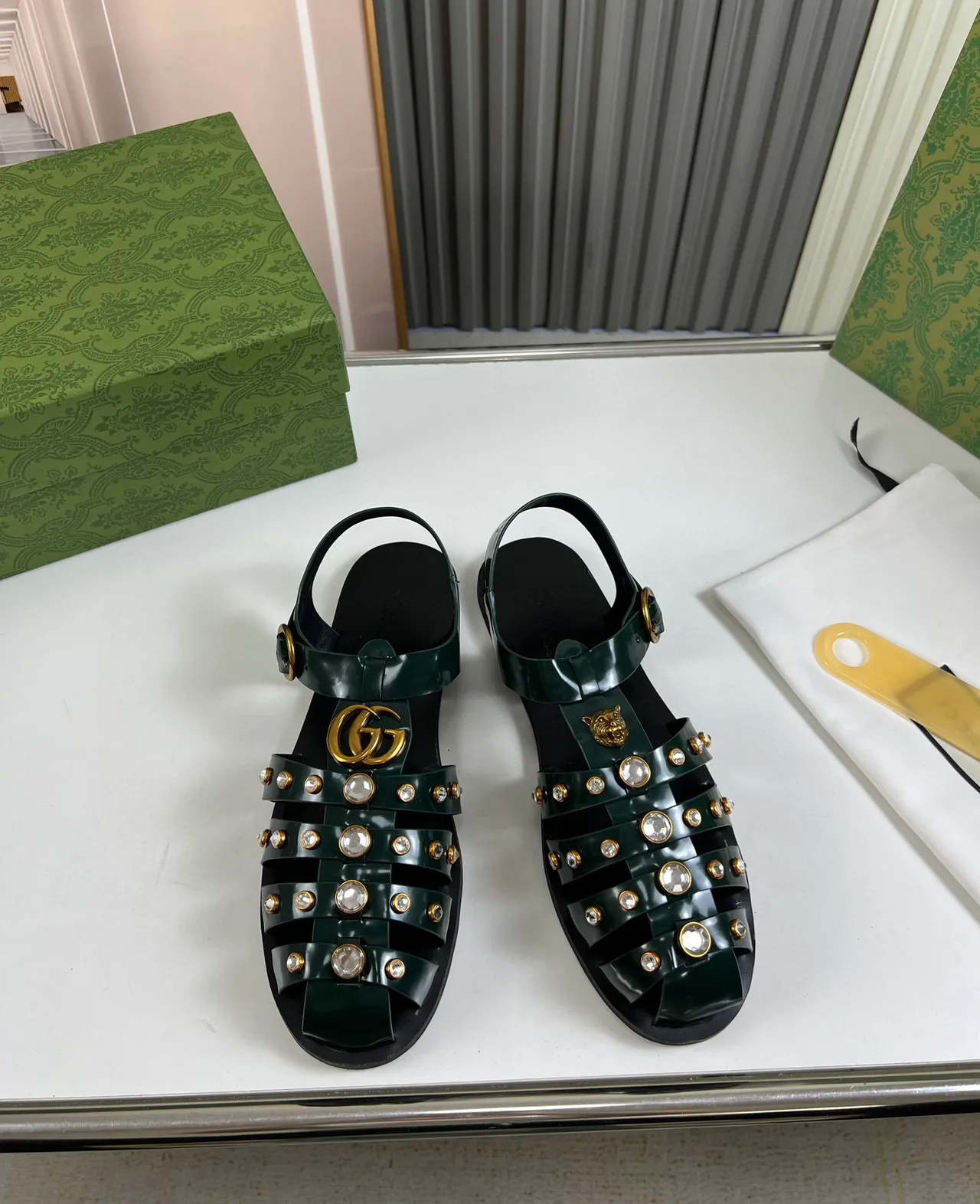 Gucci Sandales Gladiator Vert Or Multi-Strap Cristal Studded 9