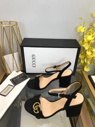 Gucci Horsebit 1955 काला सुनहरा स्लिंगबैक सुड-लाइक ब्लॉक हील 6
