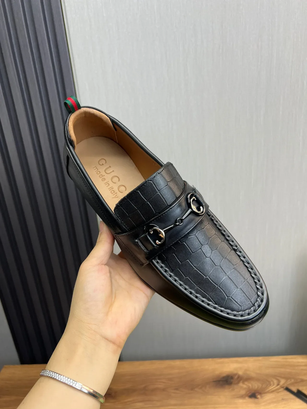 Mocassim Gucci Horsebit 1955 Preto Verde Couro Embossado Crocodilo Alçapão com Fivela 7