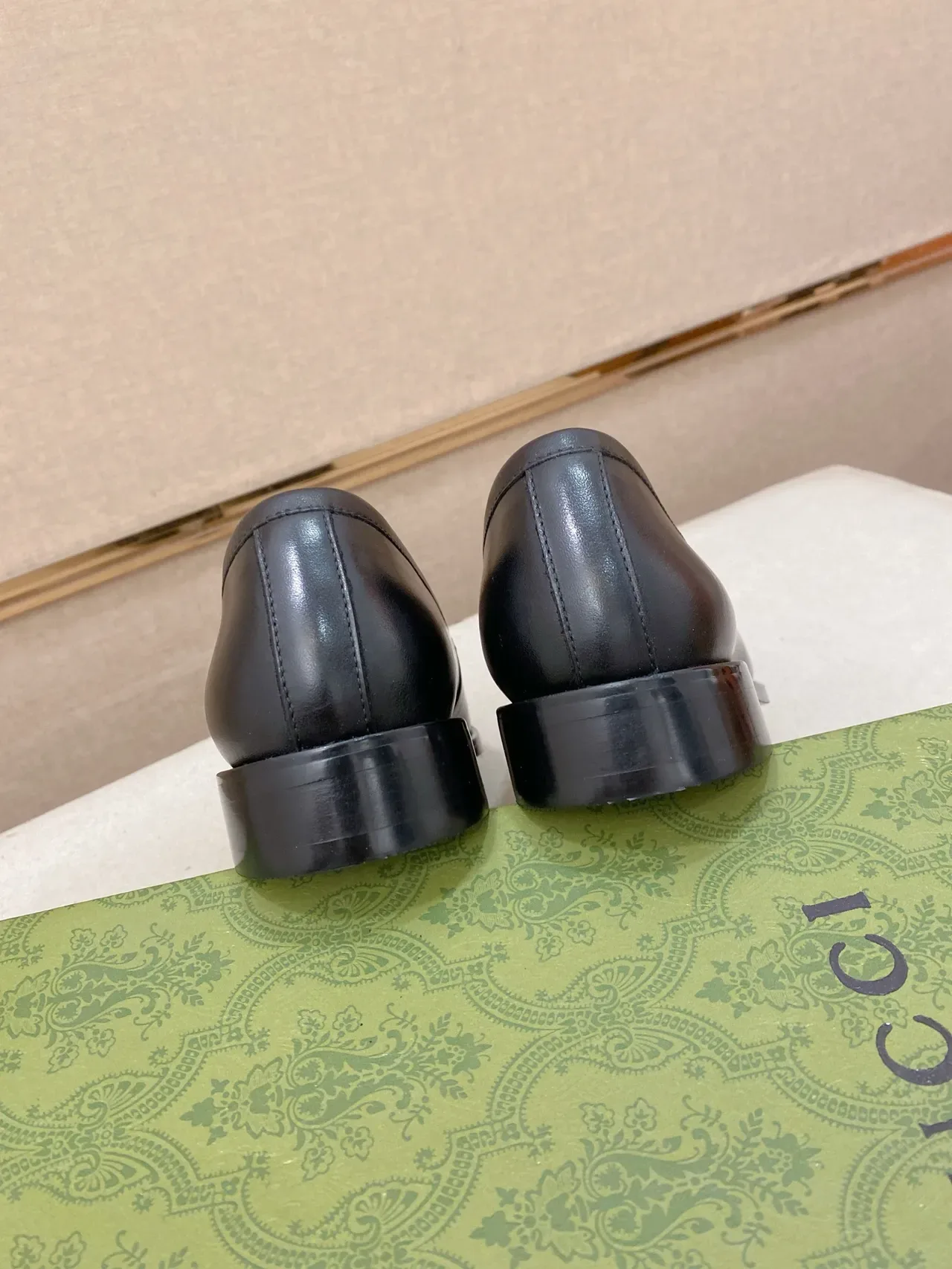 Gucci Horsebit 1955 Embossed GG Mocassim de Couro Preto 4