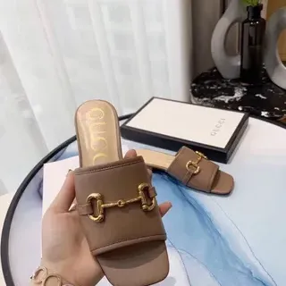 Gucci Horsebit 1955 Cuero Tan Zapatillas con Hebilla Horsebit
