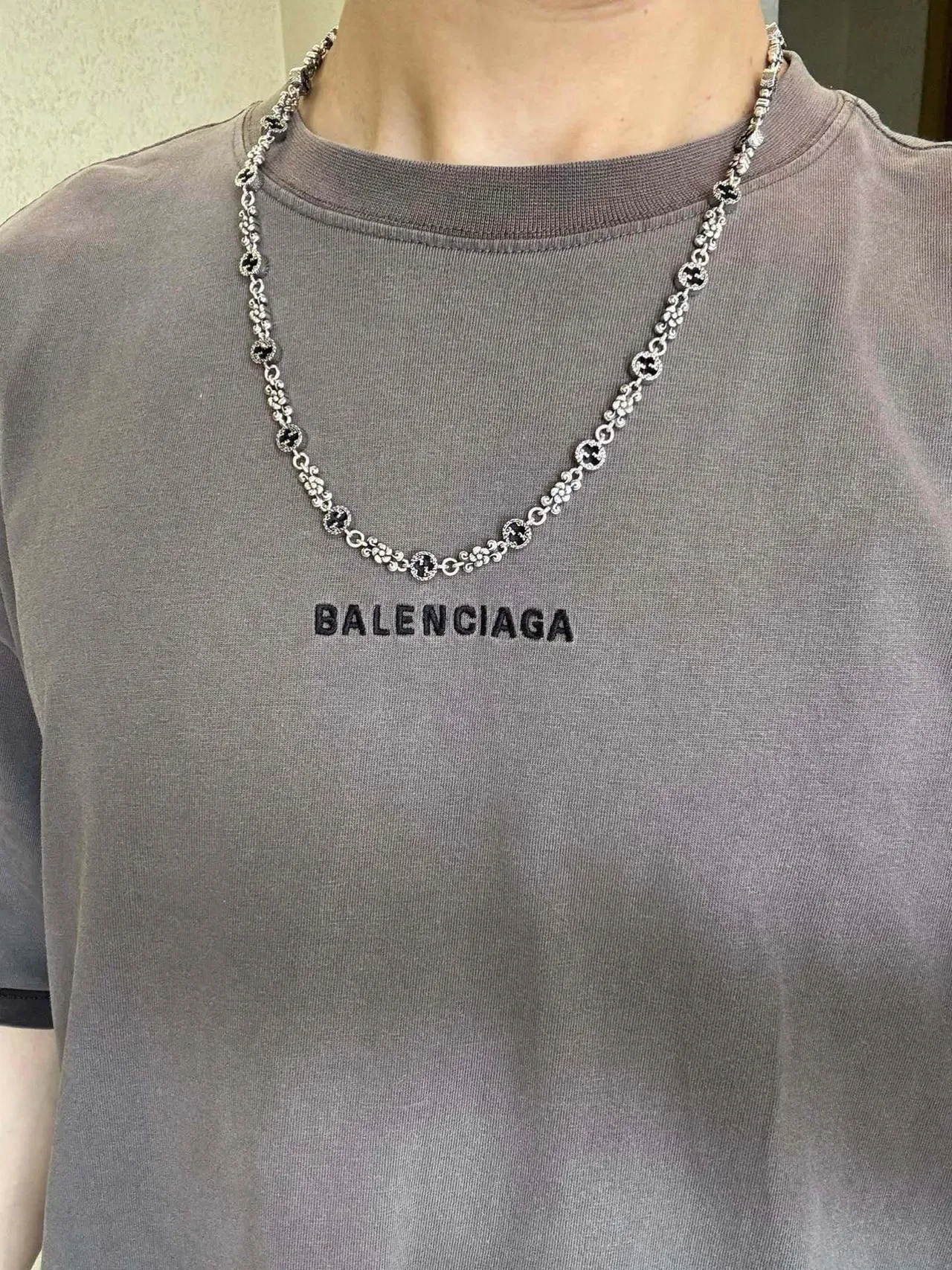 Gucci Interlocking G سلسلة نقش زهور لون فضي 8