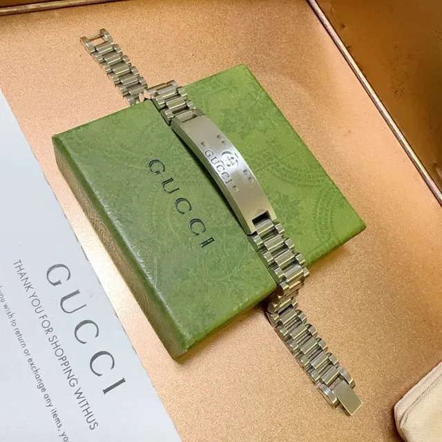 Gucci Interlocking G Logo Polished Steel Bracelet 4