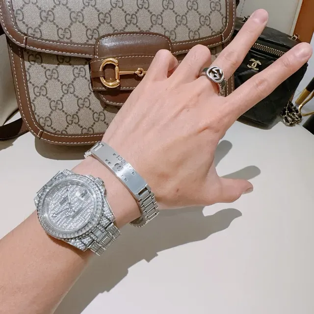 Gucci Interlocking G Logo Polished Steel Bracelet 5